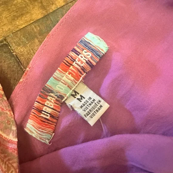 Urban Outfitters Mini Dress Pink Paisley Medium VNeck KeyHole back NWT. Boho - Picture 3 of 11